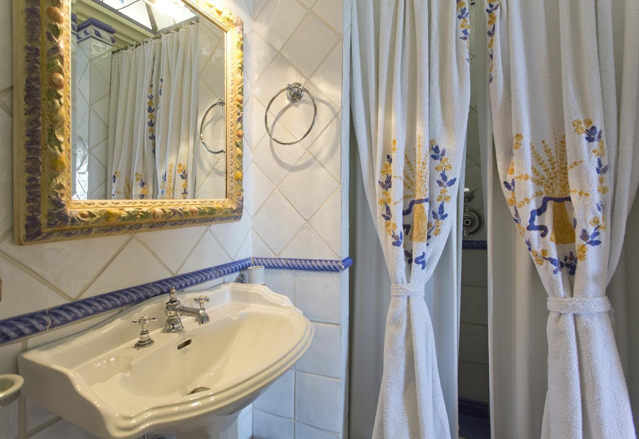 Casa Raiola By Caprirooms Apartment *